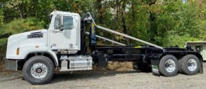 Side View of 2021 Western Star with Ampliroll AL160 - 65000 lbs Hooklift