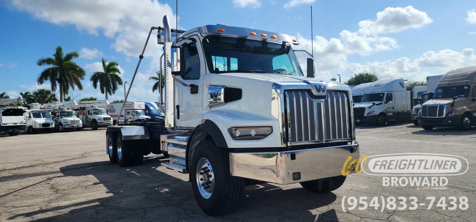 2024 Western Star 47X Tandem Axle 50K Ampliroll Ampliroll Hooklift